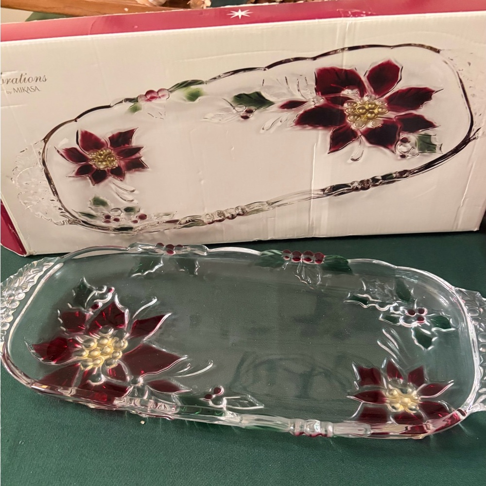 Mikasa Christmas Poinsettia Bowl & Canape Tray Set - Picture 3 of 7